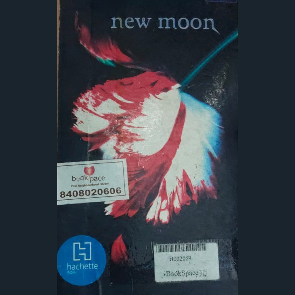 NEW MOON BY STEPHENIE MEYER (HARD BOUND BOOK)