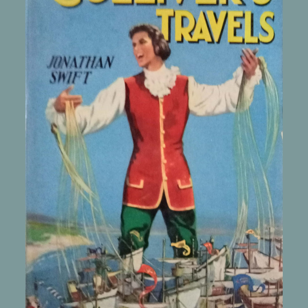 Book cover of 'Gulliver's Travels' with a character holding ropes on a blue background