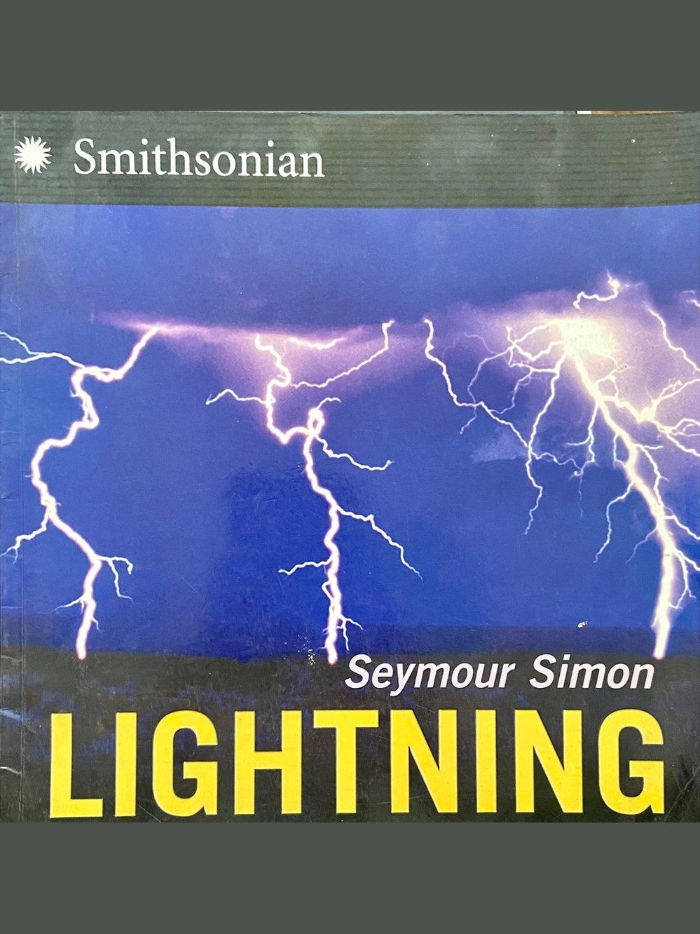 Lightning by Seymour Simon (Smithsonian-science) Paperback  Half Price Books India Books inspire-bookspace.myshopify.com Half Price Books India