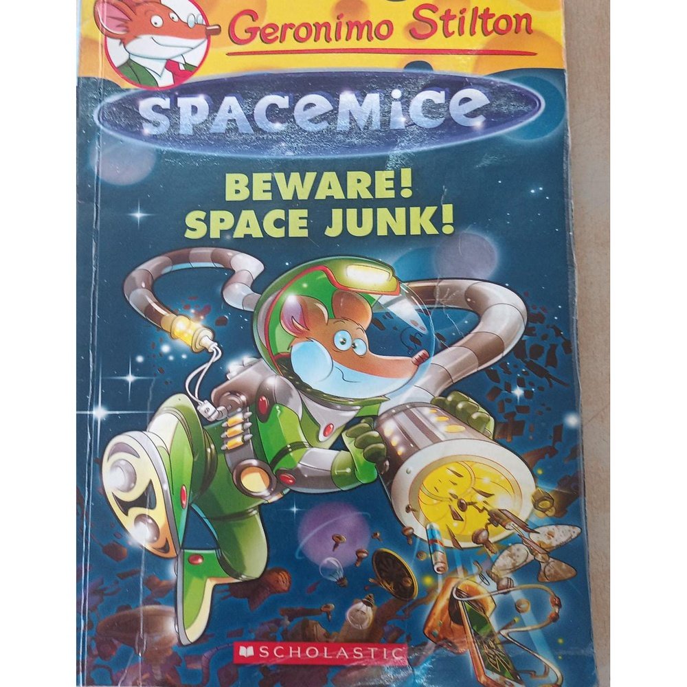 Geronimo Stilton Spacemice Beware Space Junk
